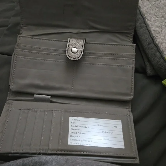 Wallet - Picture 2 of 4